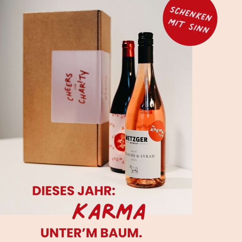 Instagram-Post mit zwei Weinflaschen im Karma-Design vor der Verpackung
